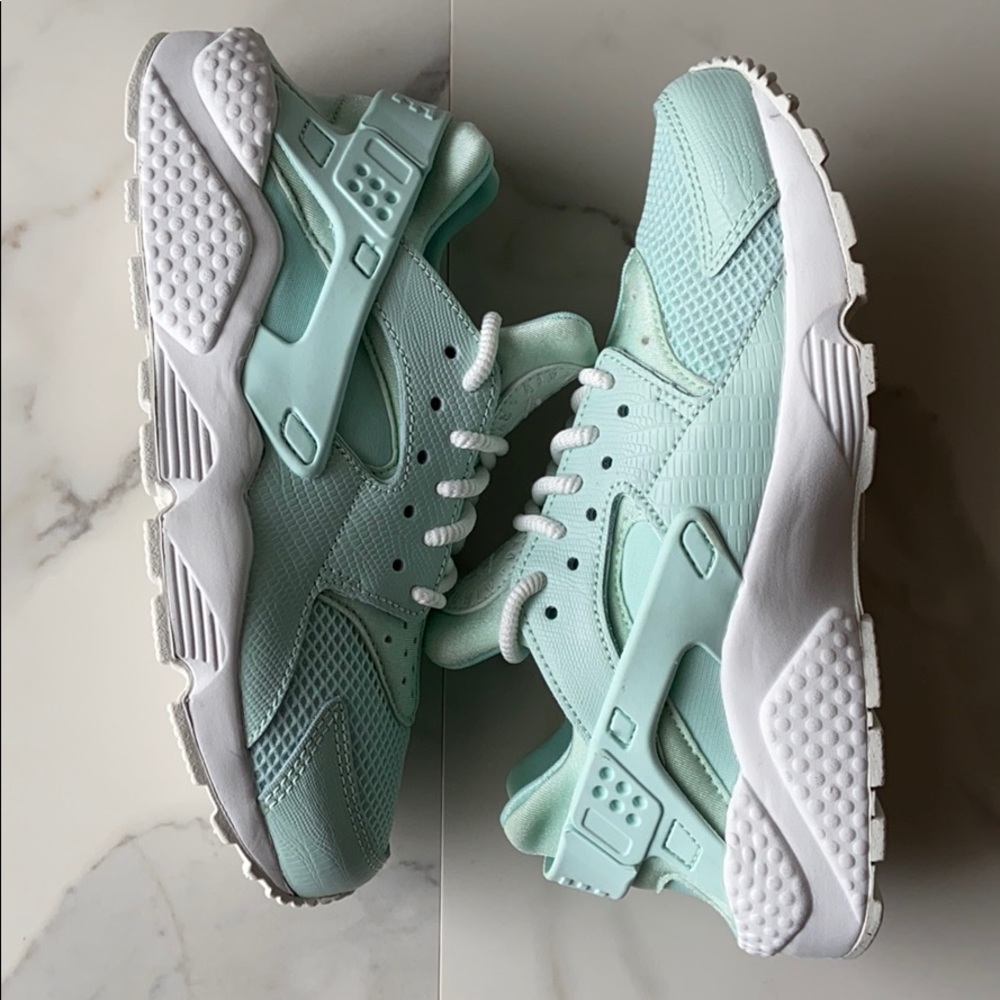 NWT Nike Air huarache run special edition - Picture 6 of 8